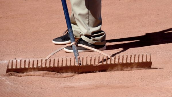 tipos de rastrillos para jardineria guia completa de usos y caracteristicas