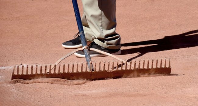 tipos de rastrillos para jardineria guia completa de usos y caracteristicas